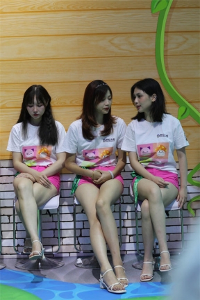 18 CJ多位showgril 热裤+凉高 舞台多部位特写 550张