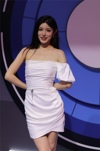 08抖音网红模特 小乌苏 透明凉高超清细节特写 80张
