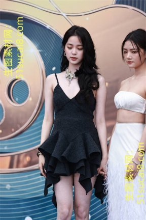 09欧阳娜娜+任敏 透明凉高红毯超清 少量特写 62张