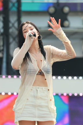 136权恩妃(11) 水弹音乐节肉S吊带内衣（机位1） 558张