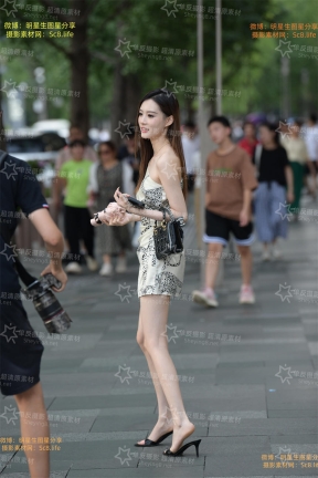 182女神级长腿小姐姐 街拍 多角度含特写190张