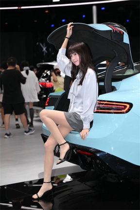 166车展小姐姐 肉S+凉高 含超清特写 110张+1V